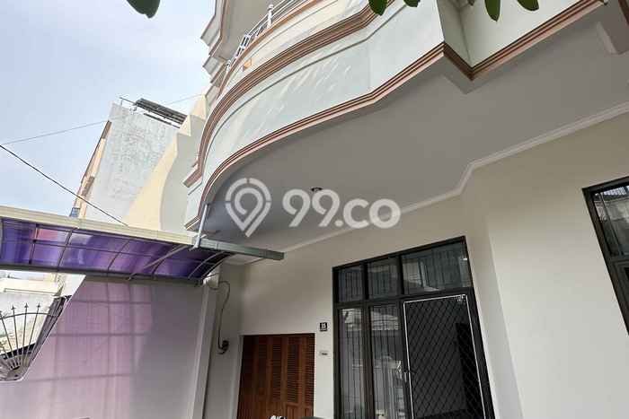 Rumah sewa siap pakai 4 Kamar Tidur di Pluit, Jakarta Utara Rumah sewa siap pakai 4 Kamar Tidur di Pluit, Jakarta Utara