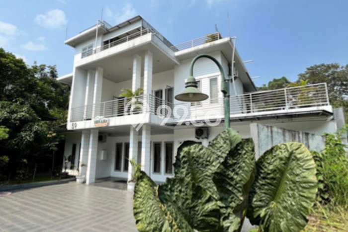 FOR SALE! Vila di , Area 968m2m², Dekat ke Fasilitas Umum FOR SALE! Vila di , Area 968m2m², Dekat ke Fasilitas Umum