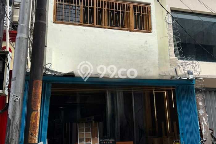 Ruko Dijual di Prime Area Jakarta Selatan Luas 200m2 Ruko Dijual di Prime Area Jakarta Selatan Luas 200m2
