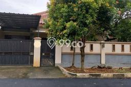 Hunian Elit LB 250m2 Siap Pakai Desain Elegan di Bintaro, Tangerang Selatan Hunian Elit LB 250m2 Siap Pakai Desain Elegan di Bintaro, Tangerang Selatan