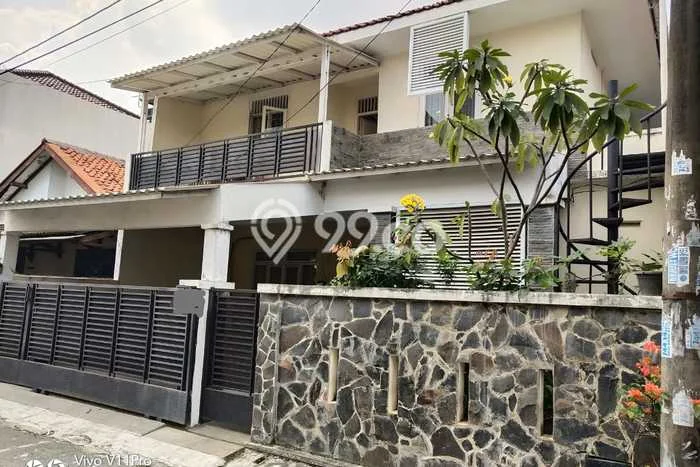 For Sale Hunian Rumah Nyaman 8 KT di Bintaro, Tangerang Selatan For Sale Hunian Rumah Nyaman 8 KT di Bintaro, Tangerang Selatan