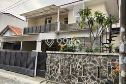For Sale Hunian Rumah Nyaman 8 KT di Bintaro, Tangerang Selatan For Sale Hunian Rumah Nyaman 8 KT di Bintaro, Tangerang Selatan
