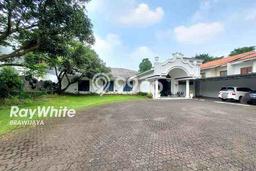 Rumah Nyaman untuk Keluarga di Kemang - 8 KT Rumah Nyaman untuk Keluarga di Kemang - 8 KT