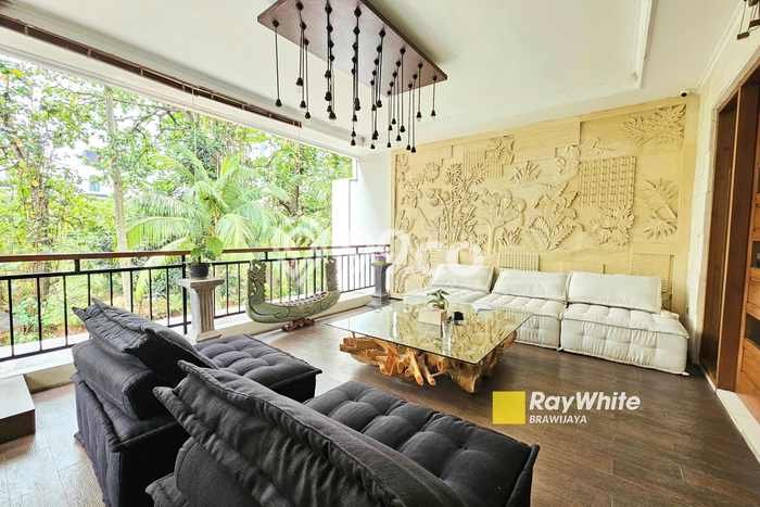For Sale! Luxury House LT 302m2 Desain Elegan di Lebak Bulus For Sale! Luxury House LT 302m2 Desain Elegan di Lebak Bulus