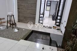 Rumah di Sariwangi, 1 KM, Lingkungan Berkembang Rumah di Sariwangi, 1 KM, Lingkungan Berkembang