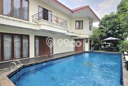 Rumah Elit Modern Tanpa Renovasi di Pondok Indah Jakarta Selatan Rumah Elit Modern Tanpa Renovasi di Pondok Indah Jakarta Selatan