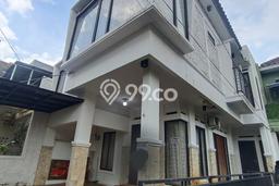 Rumah Strategis Minimalis Lb 200m2 di Cinere, Depok Rumah Strategis Minimalis Lb 200m2 di Cinere, Depok