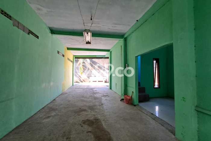 Jual Rumah Bagus Siap Huni LB 150m2 di Colomadu, Karanganyar Jual Rumah Bagus Siap Huni LB 150m2 di Colomadu, Karanganyar