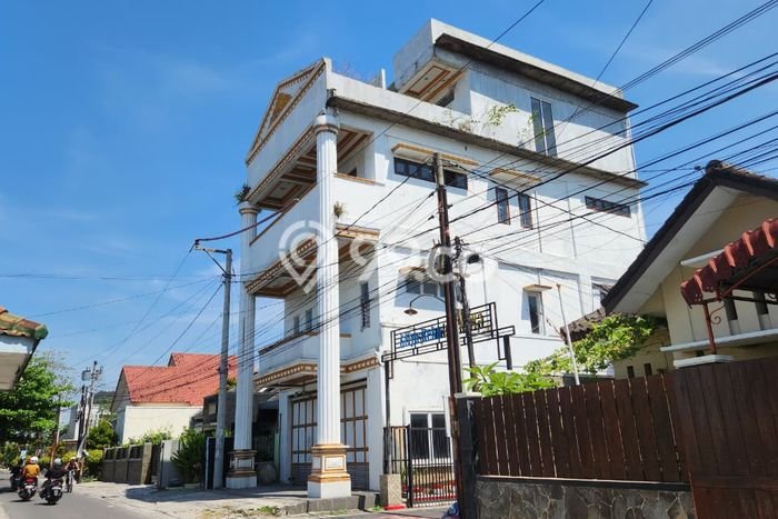 Rumah Strategis Modern Lb 502m2 di Baki, Sukoharjo Rumah Strategis Modern Lb 502m2 di Baki, Sukoharjo