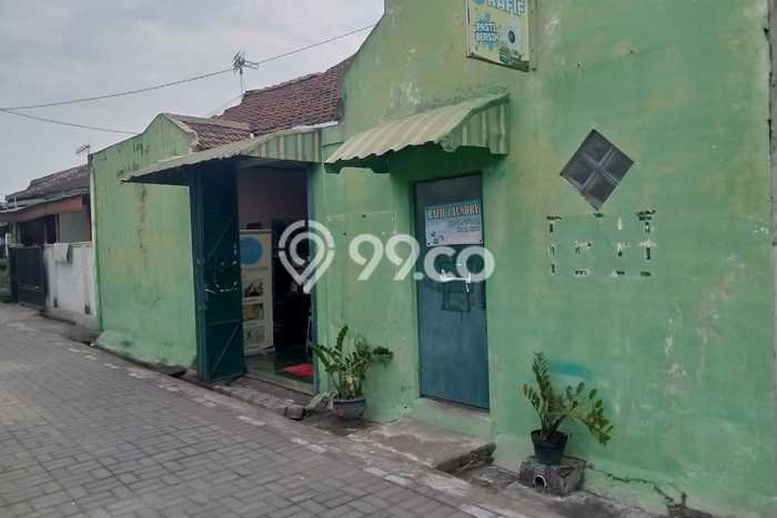 Hunian Cantik Modern Lb 167m2 di Laweyan, Solo Hunian Cantik Modern Lb 167m2 di Laweyan, Solo