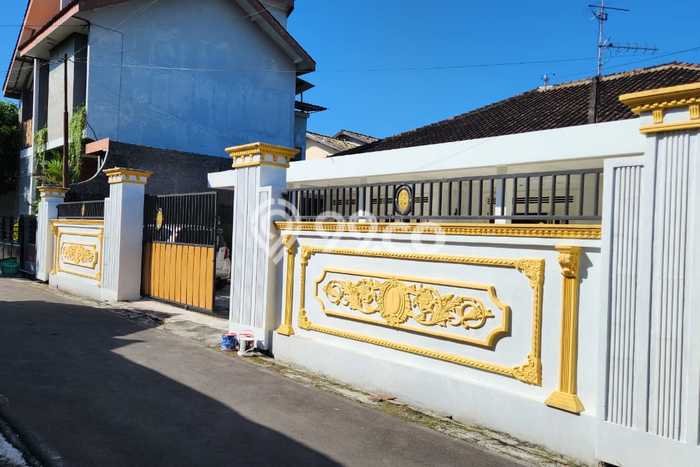 For Sale Rumah 4 Kamar Lokasi Ideal Bagus dan Strategis di Jaten For Sale Rumah 4 Kamar Lokasi Ideal Bagus dan Strategis di Jaten