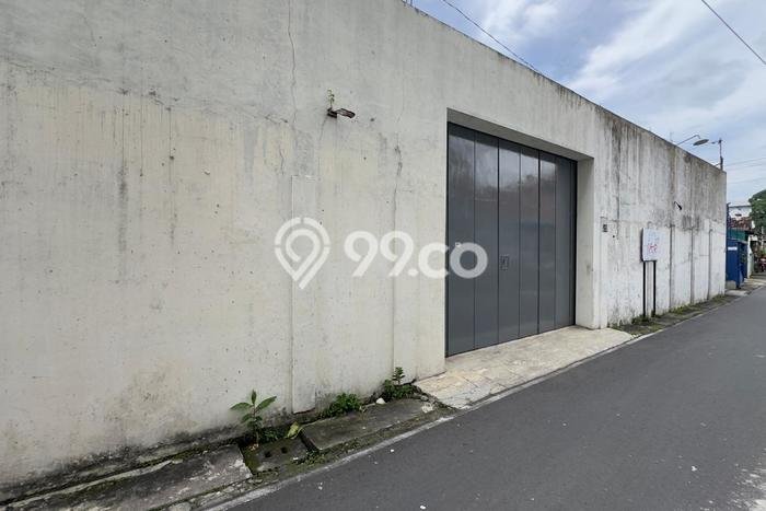 Unit Gudang Dijual di Serengan Surakarta 400m2 Unit Gudang Dijual di Serengan Surakarta 400m2