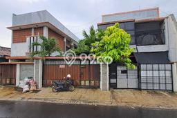 Unit Kost Dijual di Kawasan Kartasura Sukoharjo dengan 17 KT Unit Kost Dijual di Kawasan Kartasura Sukoharjo dengan 17 KT