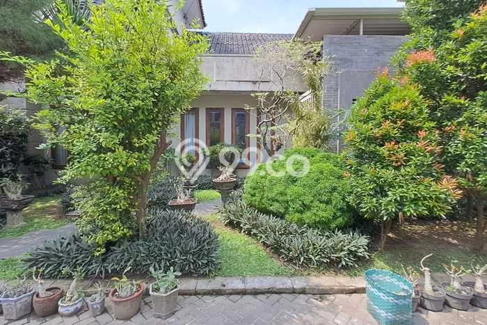 Jual Rumah Luas Elegan Dengan View Cantik di Gentan, Sukoharjo Jual Rumah Luas Elegan Dengan View Cantik di Gentan, Sukoharjo