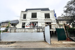 Hunian Eksklusif Siap Huni LT 403m2 di Kebayoran Baru, Jakarta Selatan Hunian Eksklusif Siap Huni LT 403m2 di Kebayoran Baru, Jakarta Selatan