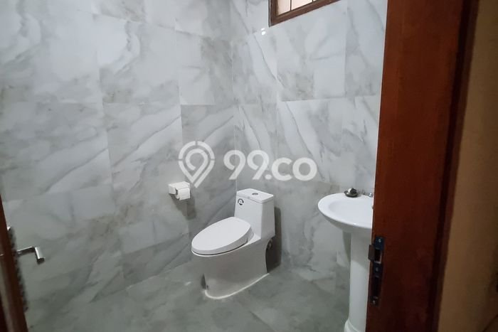 Rumah Minimalis 4 KT di Cibubur Jakarta Timur Semi Furnished Rumah Minimalis 4 KT di Cibubur Jakarta Timur Semi Furnished