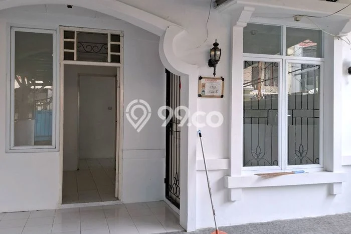 Disewakan Rumah Murah di Taman Palem Jakarta Barat Punya 3 Kamar Tidur Disewakan Rumah Murah di Taman Palem Jakarta Barat Punya 3 Kamar Tidur