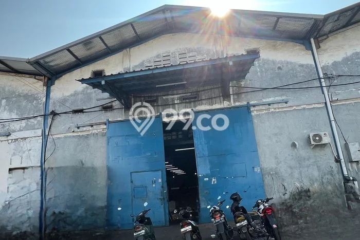 Unit Gudang disewakan di Cengkareng Jakarta Barat dengan LT 406m2 / LB 700m2 Unit Gudang disewakan di Cengkareng Jakarta Barat dengan LT 406m2 / LB 700m2