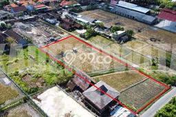 Tanah Investasi Dijual di Badung Punya Luas 2200m2 Tanah Investasi Dijual di Badung Punya Luas 2200m2