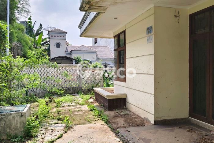 Rumah Eksklusif Siap Huni LT 258m2 di Kebon Jeruk, Jakarta Barat Rumah Eksklusif Siap Huni LT 258m2 di Kebon Jeruk, Jakarta Barat