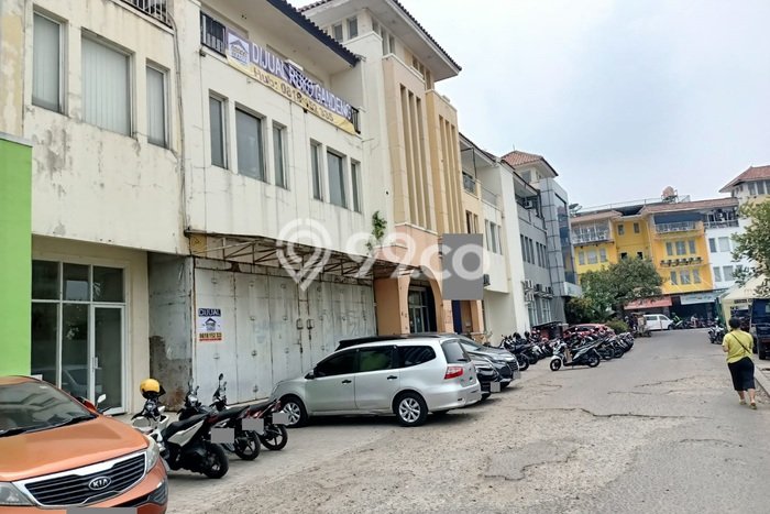 Unit Ruko Dijual di Ciledug Tangerang 360m2 Unit Ruko Dijual di Ciledug Tangerang 360m2
