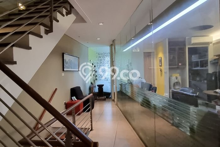 Ruko Dijual di Prime Area Jakarta Barat Luas 285m2 Ruko Dijual di Prime Area Jakarta Barat Luas 285m2