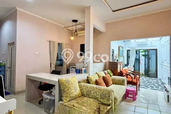 Rumah Modern 3 KT di Bintaro Tangerang Selatan Semi Furnished Rumah Modern 3 KT di Bintaro Tangerang Selatan Semi Furnished
