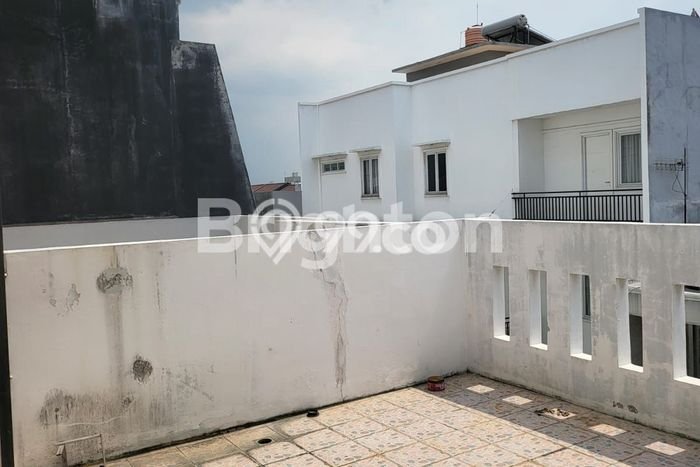 Jual Rumah Modern 3 KT di Duri Kepa, Jakarta Barat Jual Rumah Modern 3 KT di Duri Kepa, Jakarta Barat