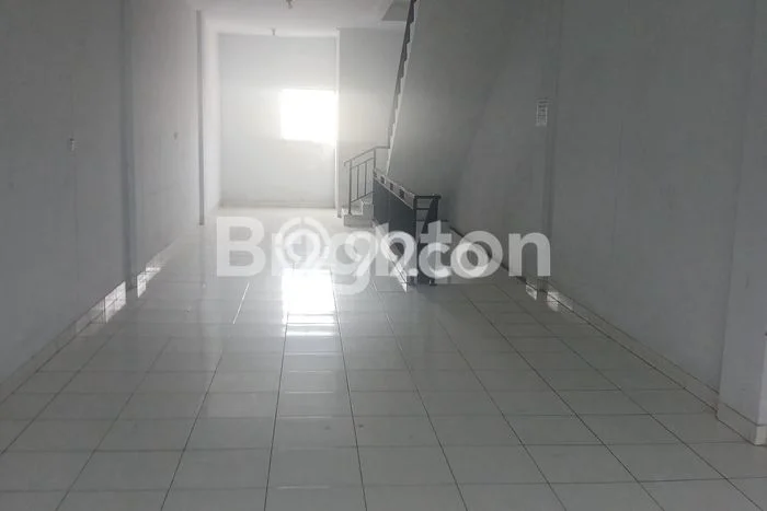 Ruko Dijual di Jakarta Barat LT 112m2 & LB 180m2 Lokasi Terbaik! Ruko Dijual di Jakarta Barat LT 112m2 & LB 180m2 Lokasi Terbaik!