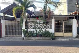 Rumah Lingkungan Nyaman di , Surabaya, LT 200m2m² LB 200m2m² Rumah Lingkungan Nyaman di , Surabaya, LT 200m2m² LB 200m2m²
