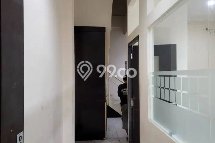 Ruko Dijual di Surabaya LT 95m2 & LB 283m2 Lokasi Terbaik! Ruko Dijual di Surabaya LT 95m2 & LB 283m2 Lokasi Terbaik!