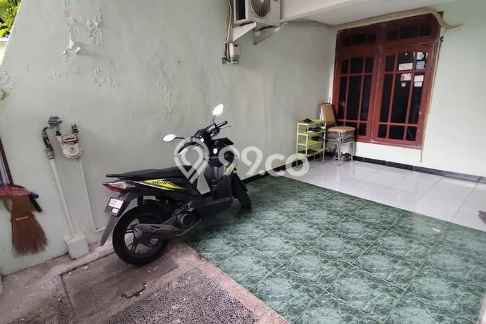 Rumah Modern Cantik 4 Kamar Bisa Langsung Pindah di Rungkut Rumah Modern Cantik 4 Kamar Bisa Langsung Pindah di Rungkut
