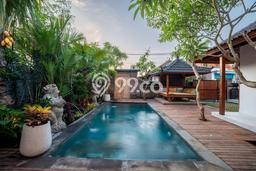 Vila Terawat Kawasan , Dimensi 300m2m², Lingkungan Asri dan nyaman Vila Terawat Kawasan , Dimensi 300m2m², Lingkungan Asri dan nyaman