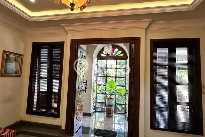 Hunian Mewah LB 600m2 Siap Pakai Desain Elegan di Kemang, Jakarta Selatan Hunian Mewah LB 600m2 Siap Pakai Desain Elegan di Kemang, Jakarta Selatan