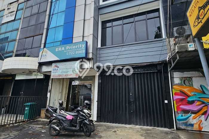 Area Ramai! Ruko Dijual di Kebayoran Baru untuk Bisnis Luas Bangunan 204m2 Area Ramai! Ruko Dijual di Kebayoran Baru untuk Bisnis Luas Bangunan 204m2