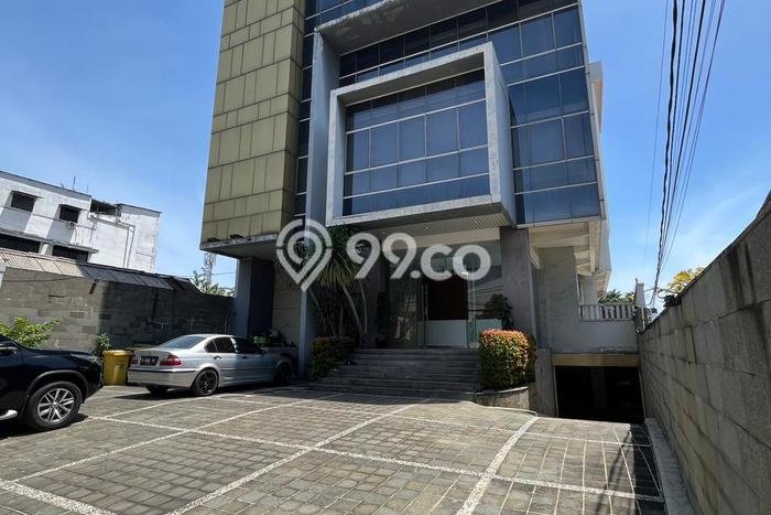 Dijual Kantor di Kebayoran Lama Jakarta Selatan LT 666m2 / LB 1665m2 Dijual Kantor di Kebayoran Lama Jakarta Selatan LT 666m2 / LB 1665m2