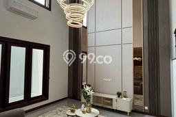 Rumah Elit Modern Tanpa Renovasi di Graha Surabaya Rumah Elit Modern Tanpa Renovasi di Graha Surabaya