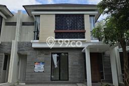 For Sale Hunian Rumah Terawat 3 Kamar di Citraland, Surabaya For Sale Hunian Rumah Terawat 3 Kamar di Citraland, Surabaya