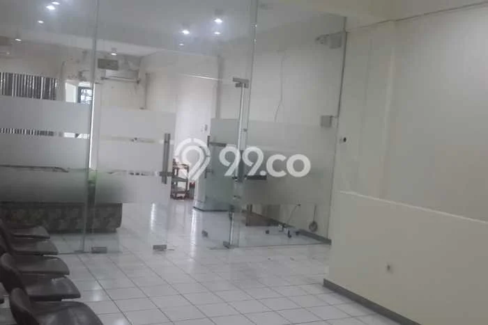 Hunian Mewah LB 160m2 Siap Huni Desain Elegan di Citraland, Surabaya Hunian Mewah LB 160m2 Siap Huni Desain Elegan di Citraland, Surabaya