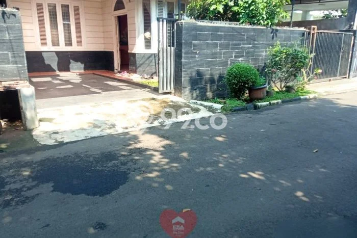 For Sale! Premium House LT 349m2 Desain Modern di Pejaten For Sale! Premium House LT 349m2 Desain Modern di Pejaten