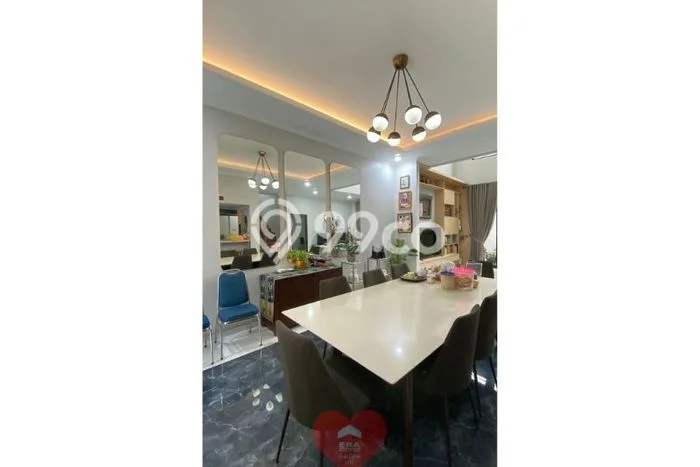 Siap Huni Hunian Elit 4 Kamar di Pancoran Dekat ke Mana Pun Siap Huni Hunian Elit 4 Kamar di Pancoran Dekat ke Mana Pun