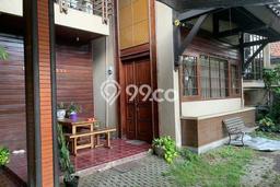 Rumah Mewah LB 380m2 Siap Pakai Desain Elegan di Turangga, Bandung Rumah Mewah LB 380m2 Siap Pakai Desain Elegan di Turangga, Bandung