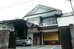 Rumah Elit Modern Tanpa Renovasi di Cipaku Bandung Rumah Elit Modern Tanpa Renovasi di Cipaku Bandung