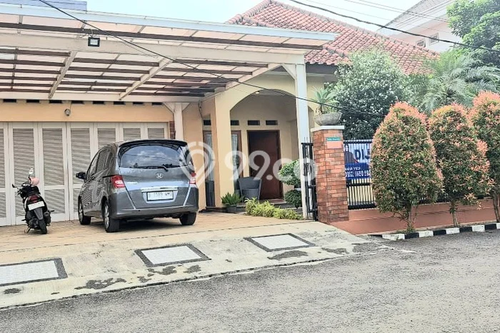 Rumah Elit Modern Tanpa Renovasi di CIREUNDEU Tangerang Rumah Elit Modern Tanpa Renovasi di CIREUNDEU Tangerang