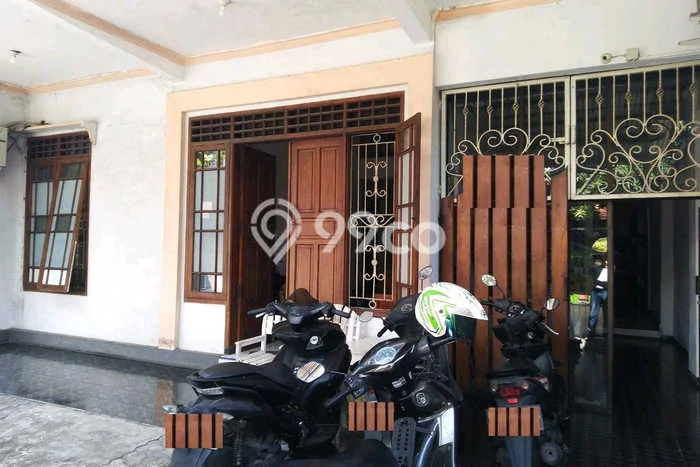 Rumah Kost Dijual di Rungkut, Surabaya, Spesifikasi 8 KT, 4 KM, 140m2 Rumah Kost Dijual di Rungkut, Surabaya, Spesifikasi 8 KT, 4 KM, 140m2