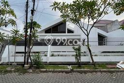 Rumah Elit LB 300m2 Siap Huni Desain Elegan di Surabaya Kota, Surabaya Rumah Elit LB 300m2 Siap Huni Desain Elegan di Surabaya Kota, Surabaya