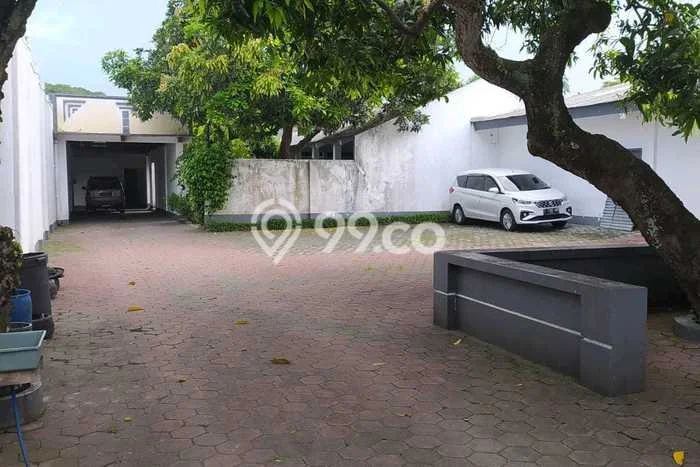 Gudang Dijual di Kediri LT 1578m2 & LB 809m2 Lokasi Terbaik! Gudang Dijual di Kediri LT 1578m2 & LB 809m2 Lokasi Terbaik!