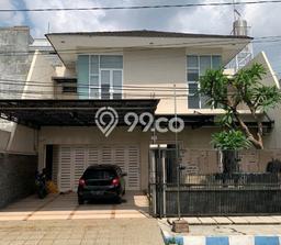 Rumah Mewah LB 400m2 Siap Huni Desain Elegan di Surabaya Kota, Surabaya Rumah Mewah LB 400m2 Siap Huni Desain Elegan di Surabaya Kota, Surabaya