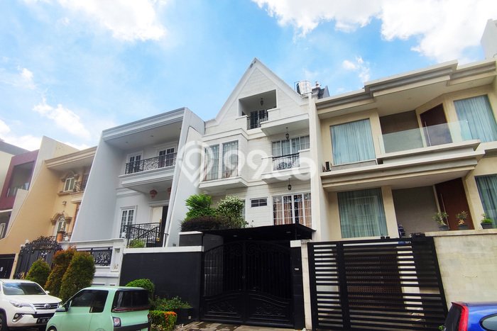 Rumah Elit Modern Tanpa Renovasi di Pantai Indah Kapuk Jakarta Utara Rumah Elit Modern Tanpa Renovasi di Pantai Indah Kapuk Jakarta Utara