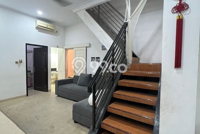 Rumah Lokasi Strategis kawasan Duta Garden, Tangerang, Luas 197m² LB 300m² Rumah Lokasi Strategis kawasan Duta Garden, Tangerang, Luas 197m² LB 300m²